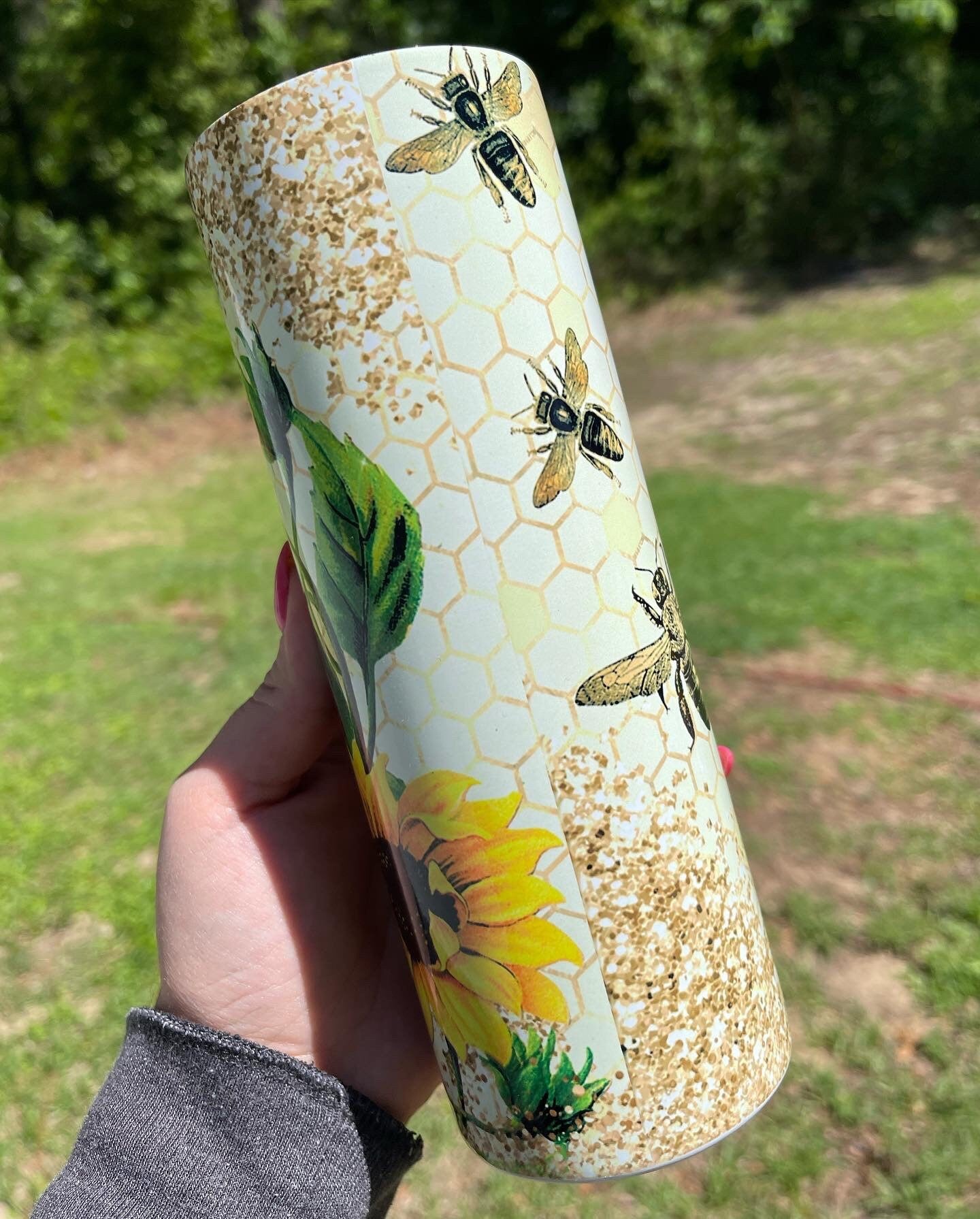 Cute gift, yellow sunflower, honey bee honey comb 20oz skinny tumbler