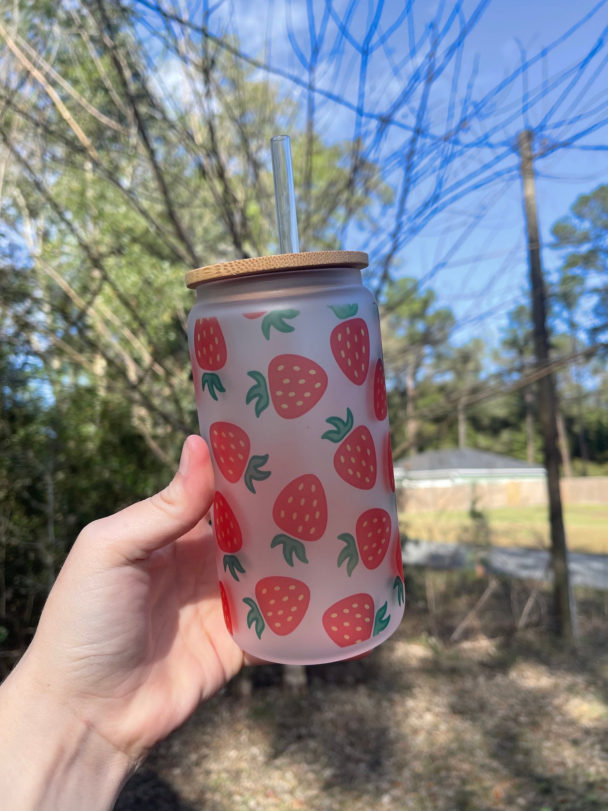 Frosted glass cup with strawberries, strawberry design. 16oz cup with bamboo lid and straw. Perfect for tea, iced coffee