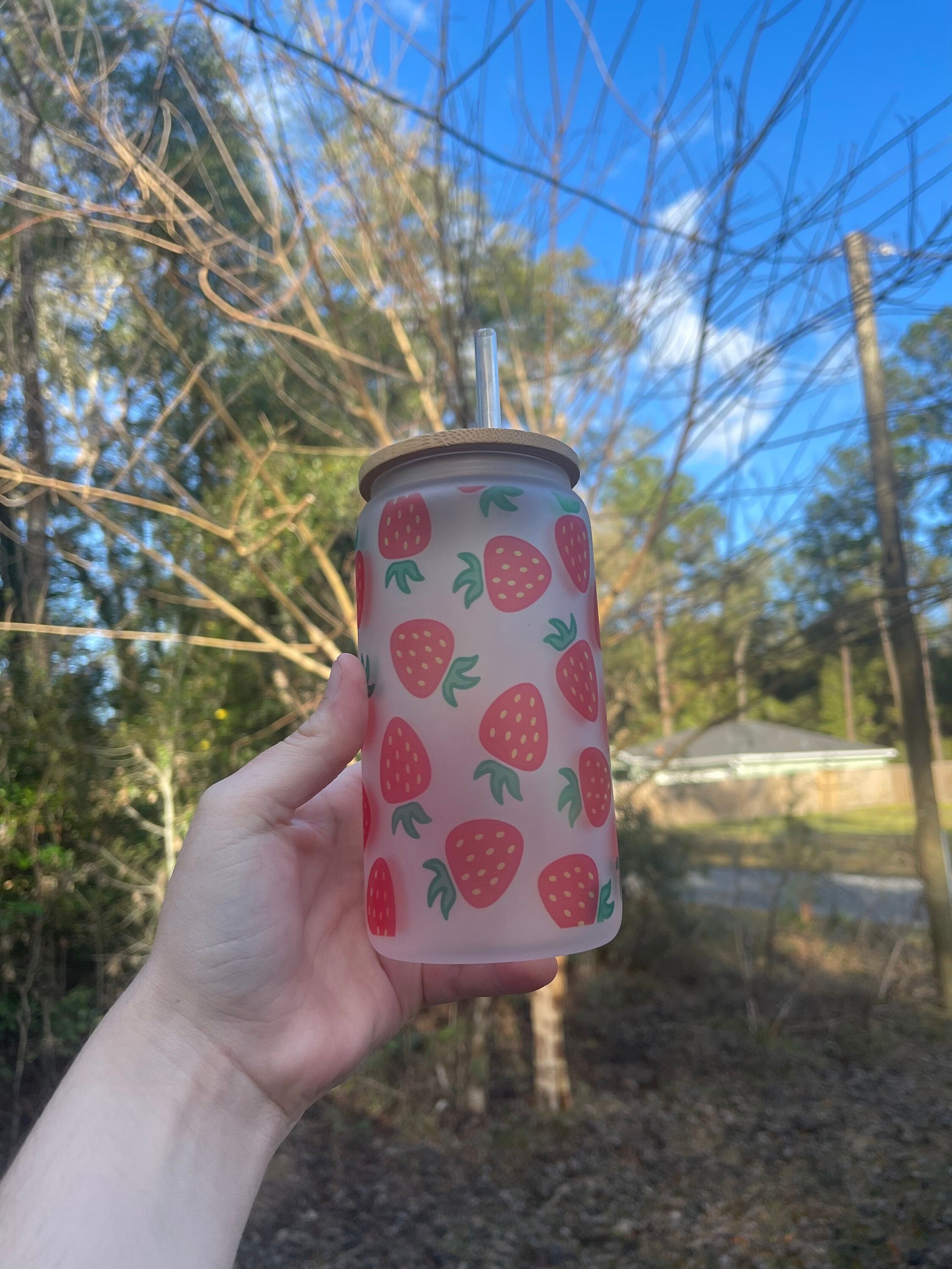 Frosted glass cup with strawberries, strawberry design. 16oz cup with bamboo lid and straw. Perfect for tea, iced coffee